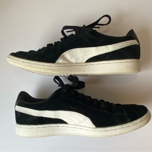 Puma Women's Vikky Black Suede Sneaker Size 9 w/original box - Picture 3 of 11